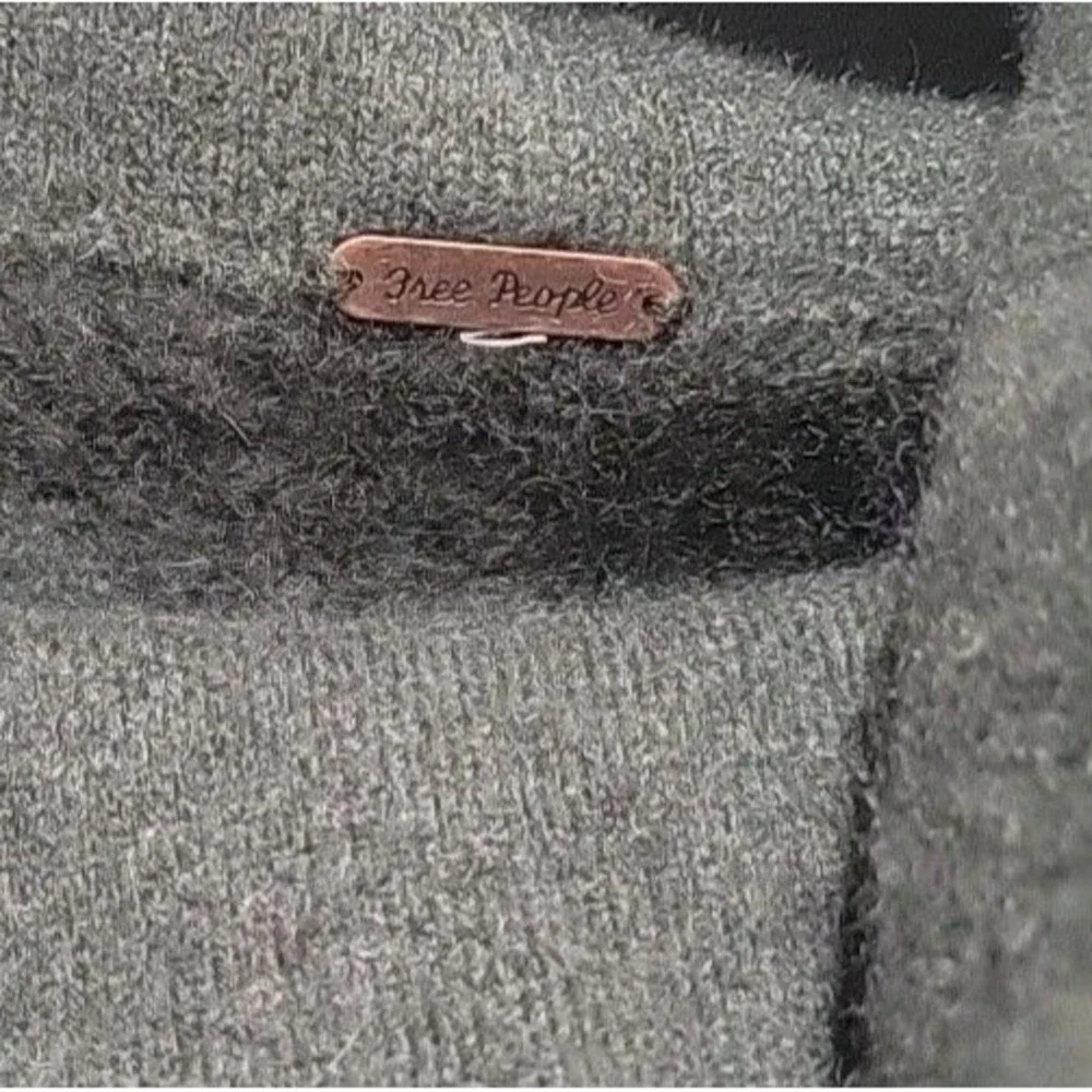 Free People 100% Cashmere ? Green Turtleneck Cropped Women Sweater Size XXS/XS - Picture 2 of 15
